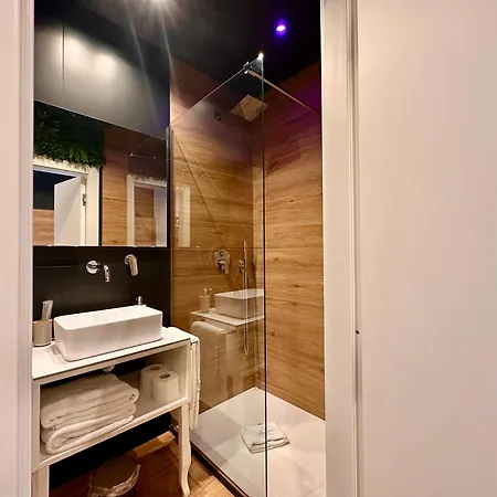 Elegance Spaccanapoli Oda ve Kahvaltı 4*