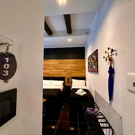 Oda ve Kahvaltı Elegance Spaccanapoli Napoli