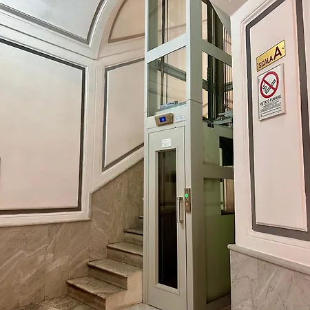 Elegance Spaccanapoli Oda ve Kahvaltı
