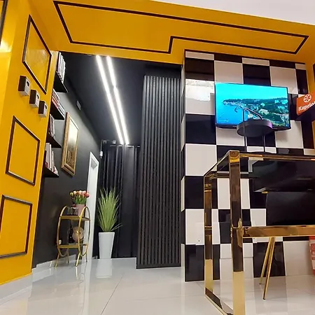 Elegance Spaccanapoli Oda ve Kahvaltı 4*