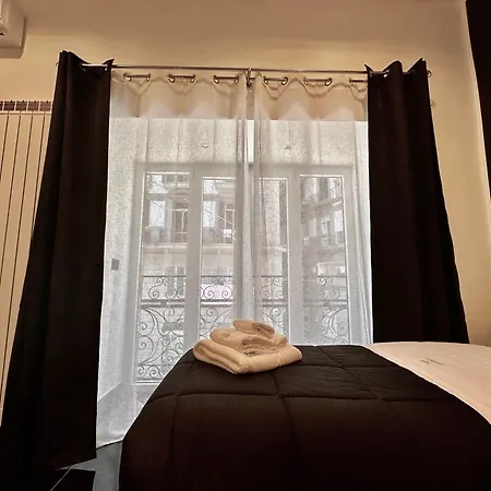 Elegance Spaccanapoli Bed and Breakfast 4*