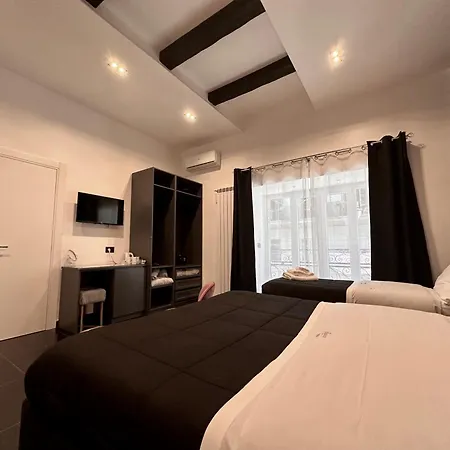 Elegance Spaccanapoli Bed and Breakfast Νάπολη
