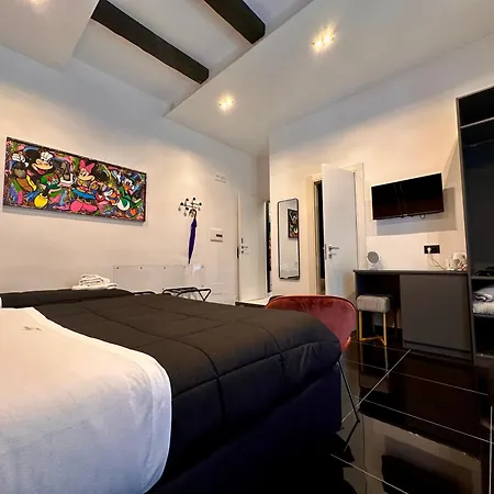 Elegance Spaccanapoli Bed and Breakfast 4*