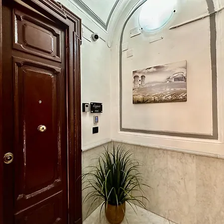 Bed and Breakfast Elegance Spaccanapoli 4*