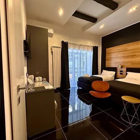 Elegance Spaccanapoli 4* نابولي