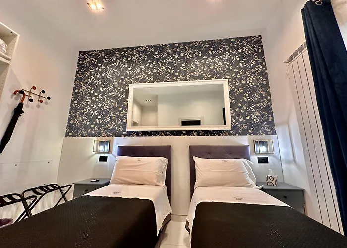 Elegance Spaccanapoli Nocleg ze śniadaniem Neapol